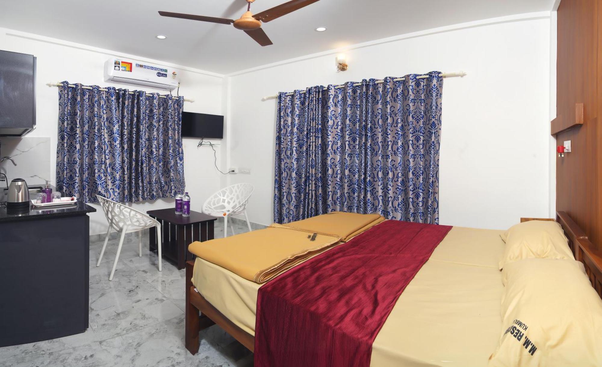 M M Residency Hotel Kochi Exterior photo