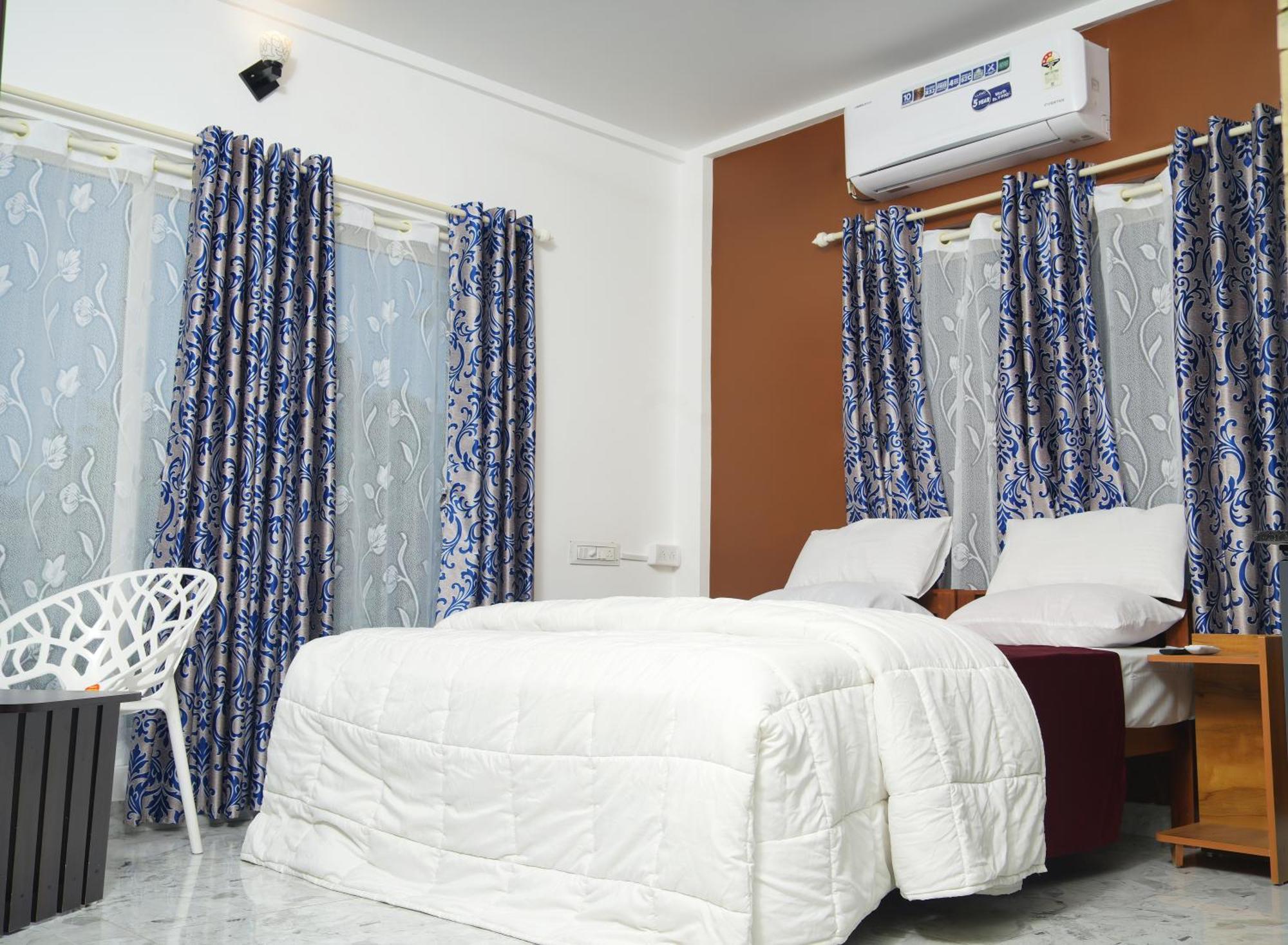 M M Residency Hotel Kochi Exterior photo