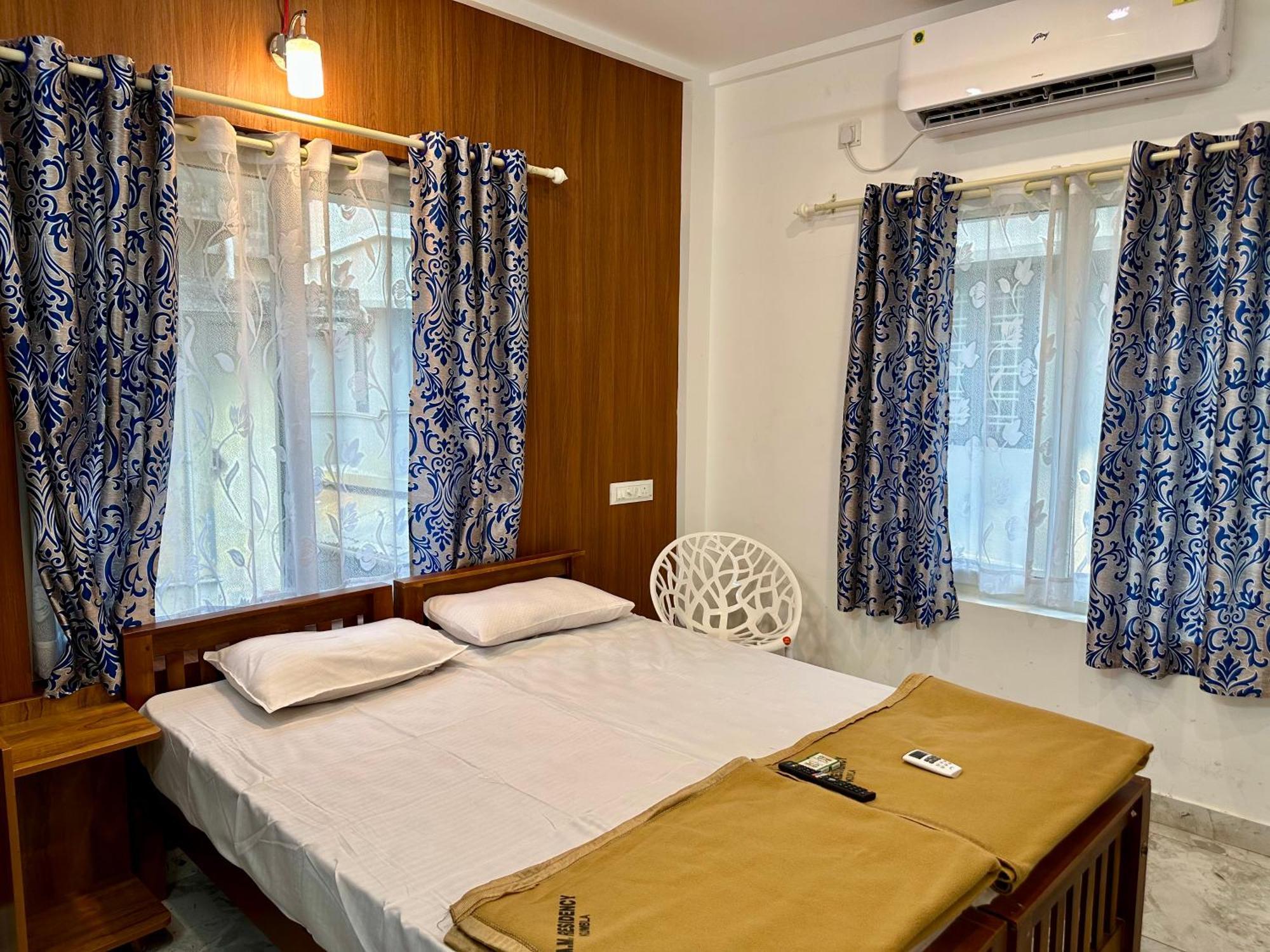 M M Residency Hotel Kochi Exterior photo