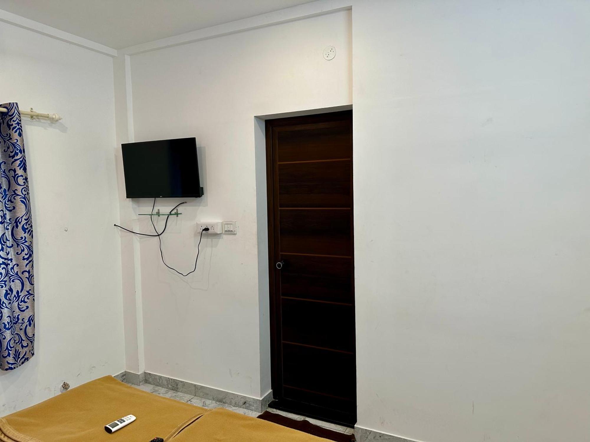 M M Residency Hotel Kochi Exterior photo