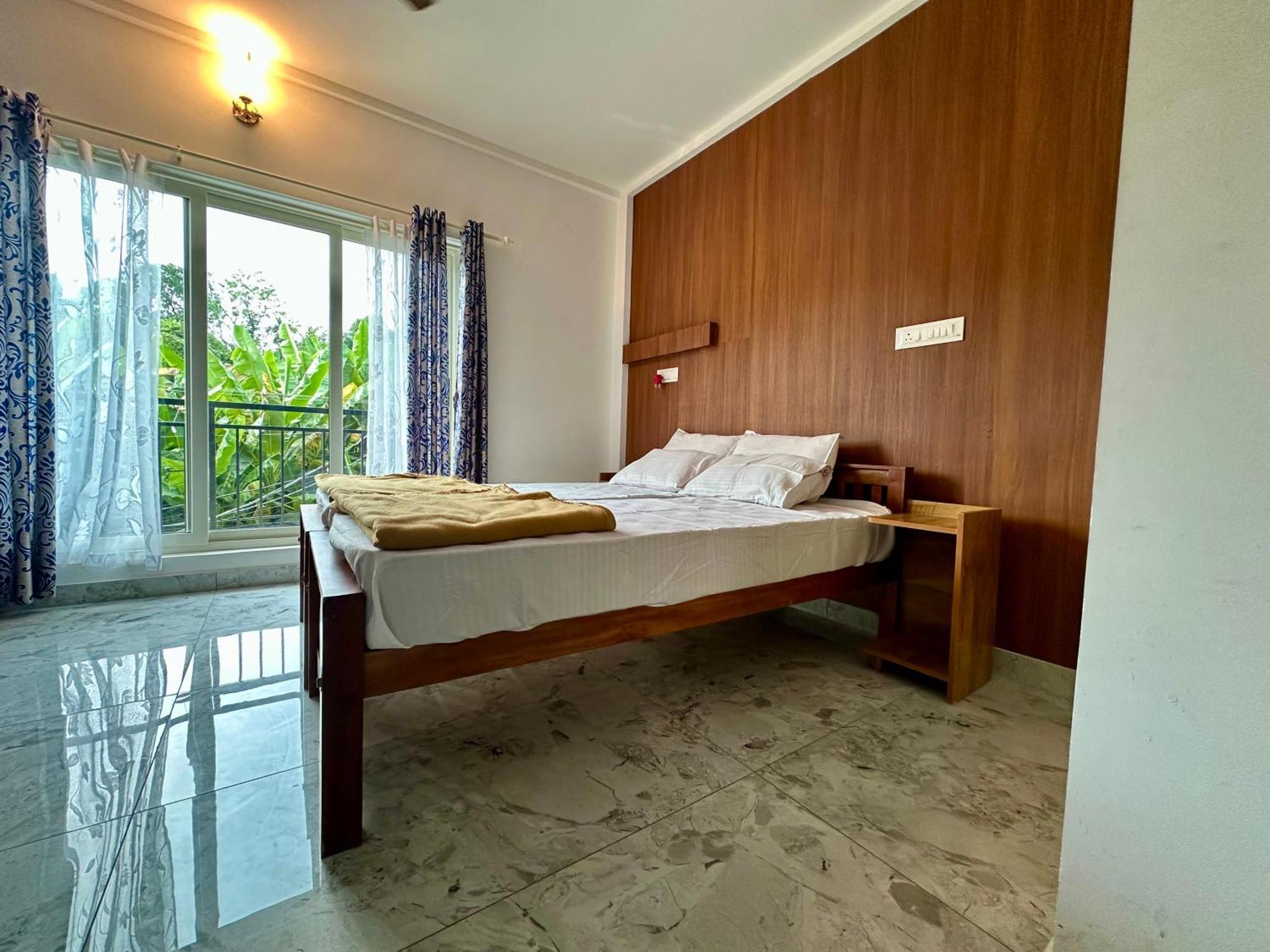 M M Residency Hotel Kochi Exterior photo