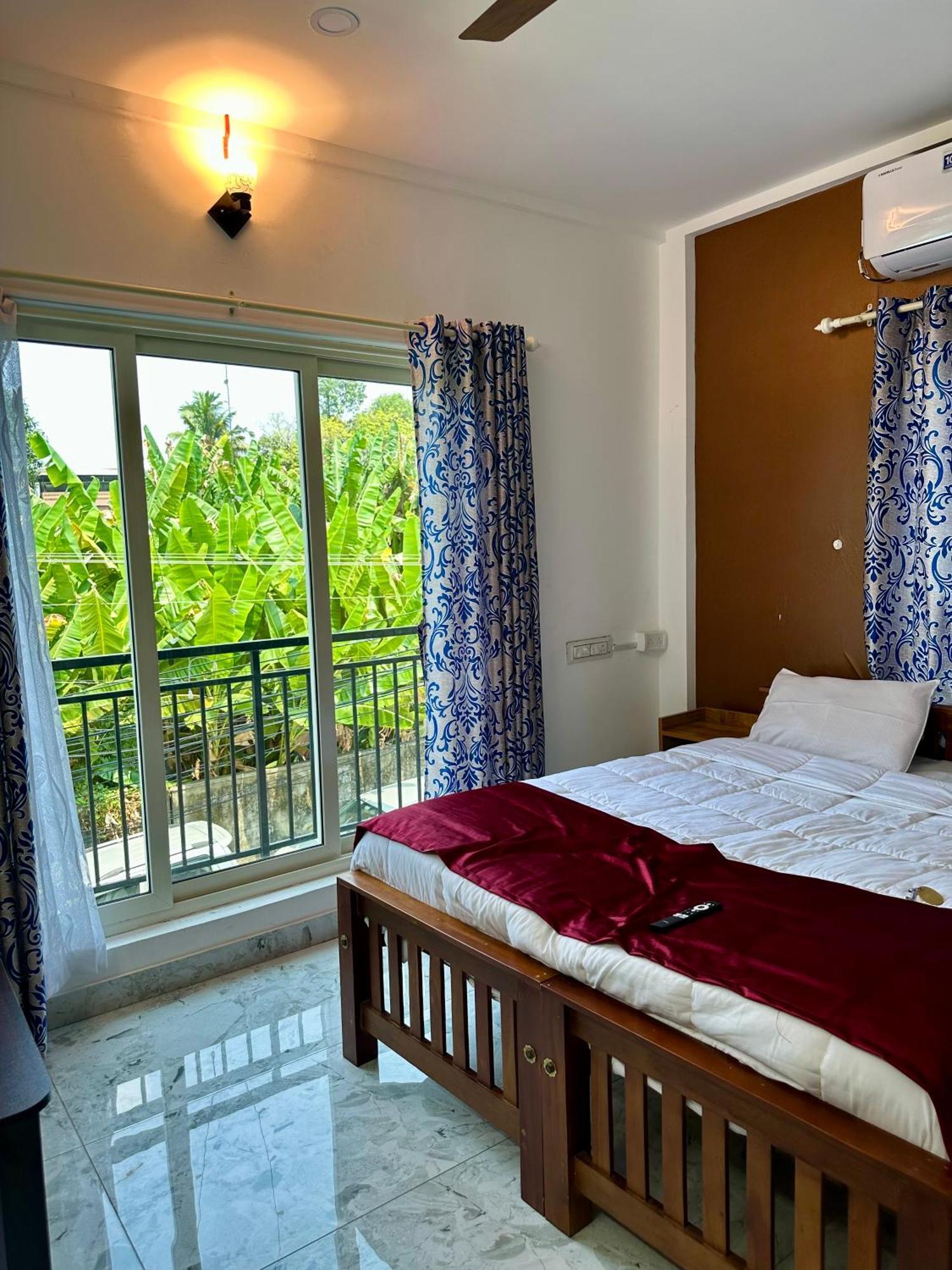 M M Residency Hotel Kochi Exterior photo